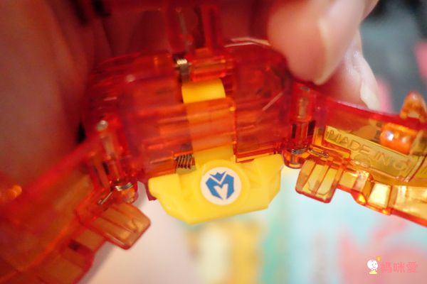 魔車戰魂 - 魔車戰魂-對決變身小車-MUGAN