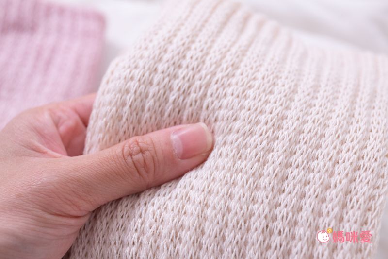 日本女裝代購 - 日本製 保暖襪套(絲綢添加)-長度52cm-純淨白 (F)