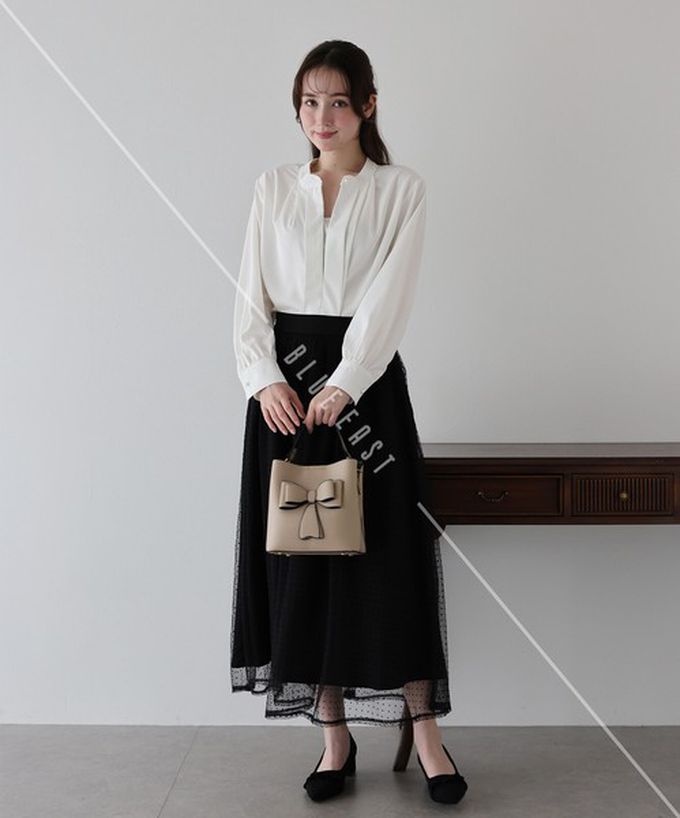 日本 BLUE EAST - 2way領知性整潔感打褶長袖上衣-珍珠袖扣-炭灰