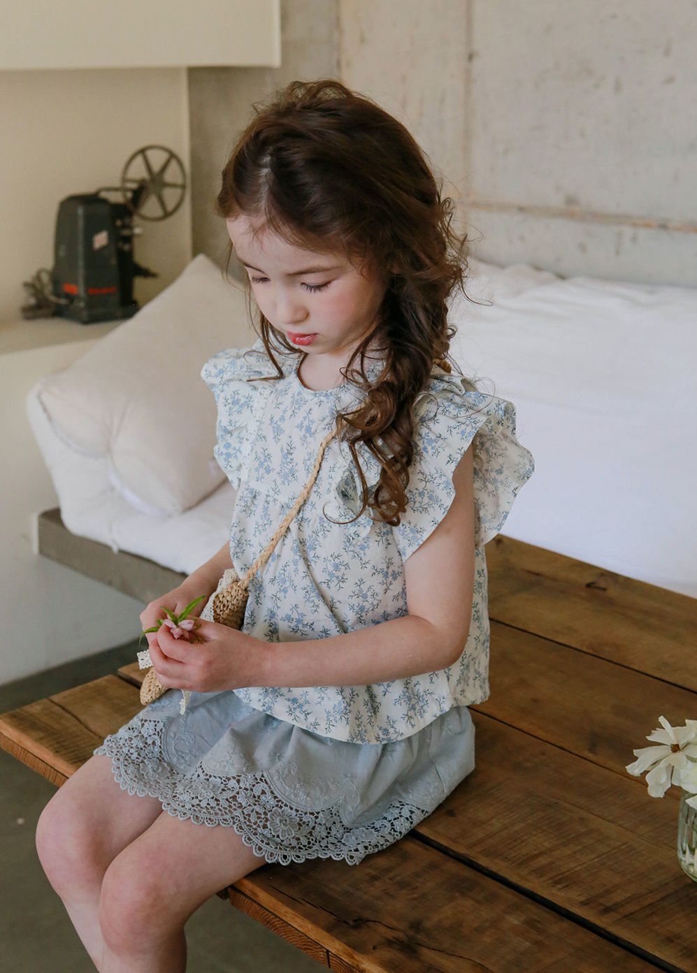 韓國 PuellaFLO - 雙層荷葉袖碎花上衣-藍花