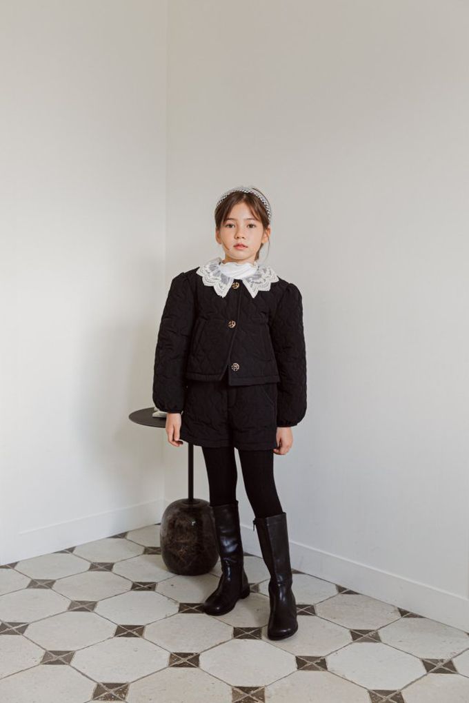 韓國 Berryberry - 高貴圓形壓紋短褲-奶油白