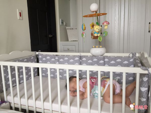 日本 Combi - Kuma 哭聲感應安撫音樂鈴-0個月起