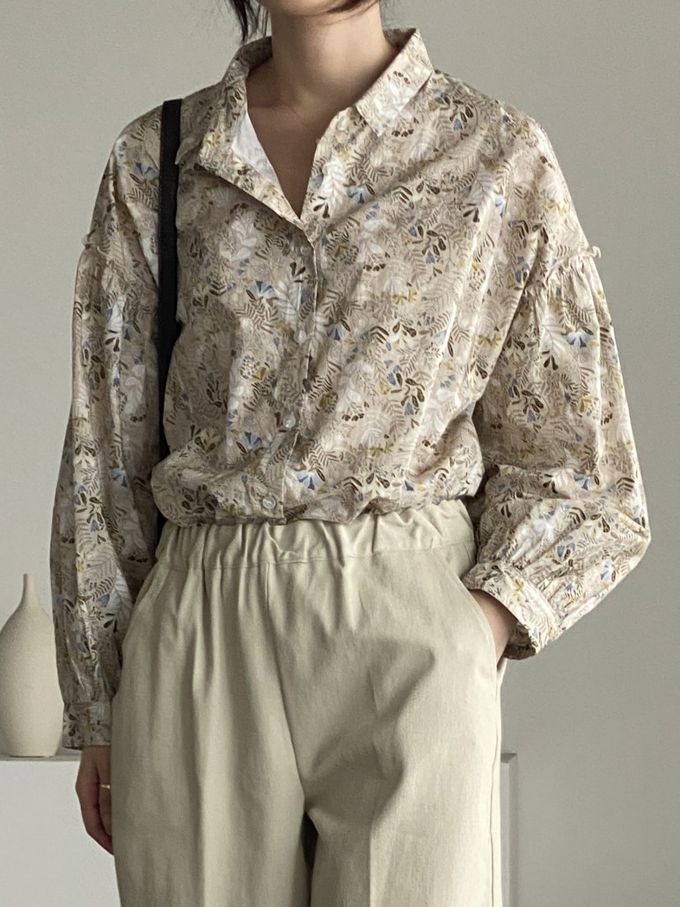 韓國女裝連線 - 花草圖樣翻領拼接長袖襯衫-卡其 (FREE)