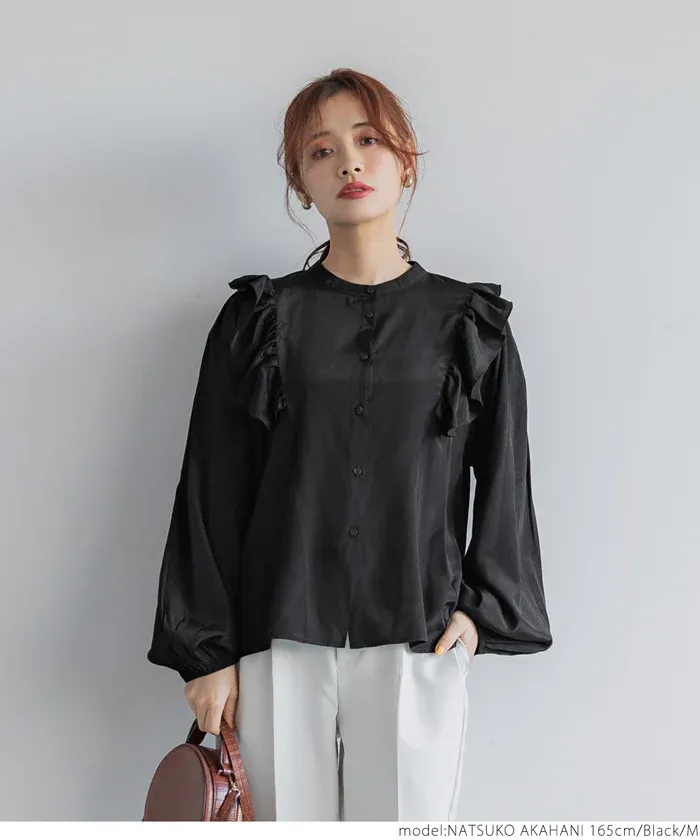 日本 COCA - 荷葉邊光澤緞面長袖襯衫-簡約黑