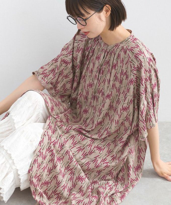 日本 Lupilien - 柔滑嫘縈植物印花寬鬆短袖洋裝-綠x桃