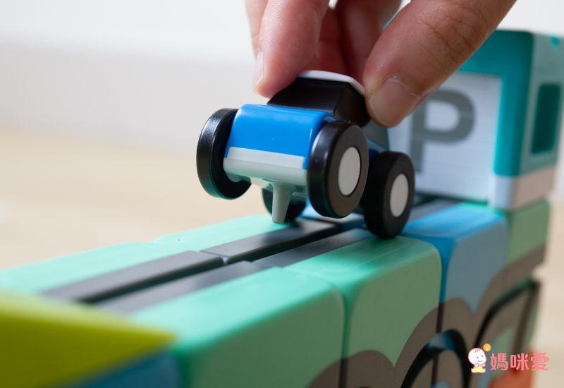 Qbi - 益智磁吸軌道玩具-成長探索系列-兒童同樂組-[獨家送]經典方塊4入擴充包(顏色隨機)