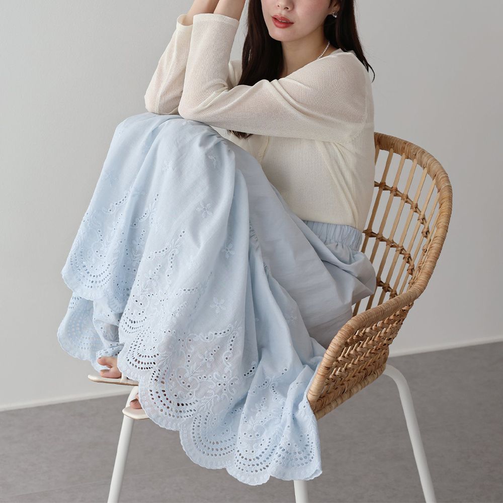 100%棉 下擺鏤空雕花柔美長裙-水藍