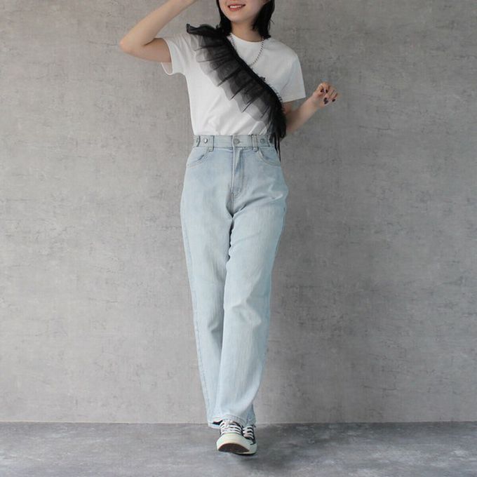 日本女裝代購 - 彈力修身高腰直筒丹寧褲(再生環保材質)-淺水藍