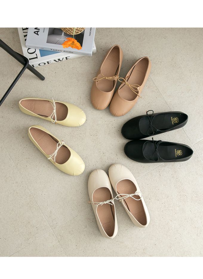 韓國 PINKELEPHANT - 軟皮革蝴蝶結綁帶包鞋(1.5cm)-杏