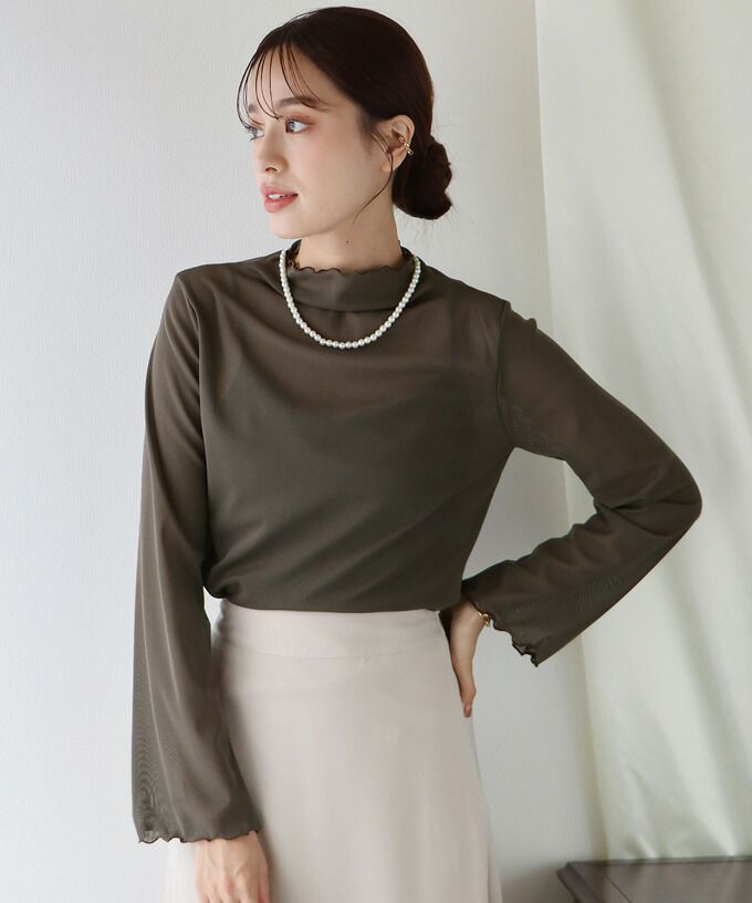 日本 BLUE EAST - 百搭木耳捲邊長袖上衣-白杏