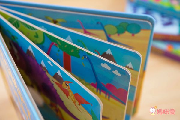 孩子超愛音效書單本160元❤ 1歲起英文遊戲操作書！玩到跟著節奏搖擺囉♫