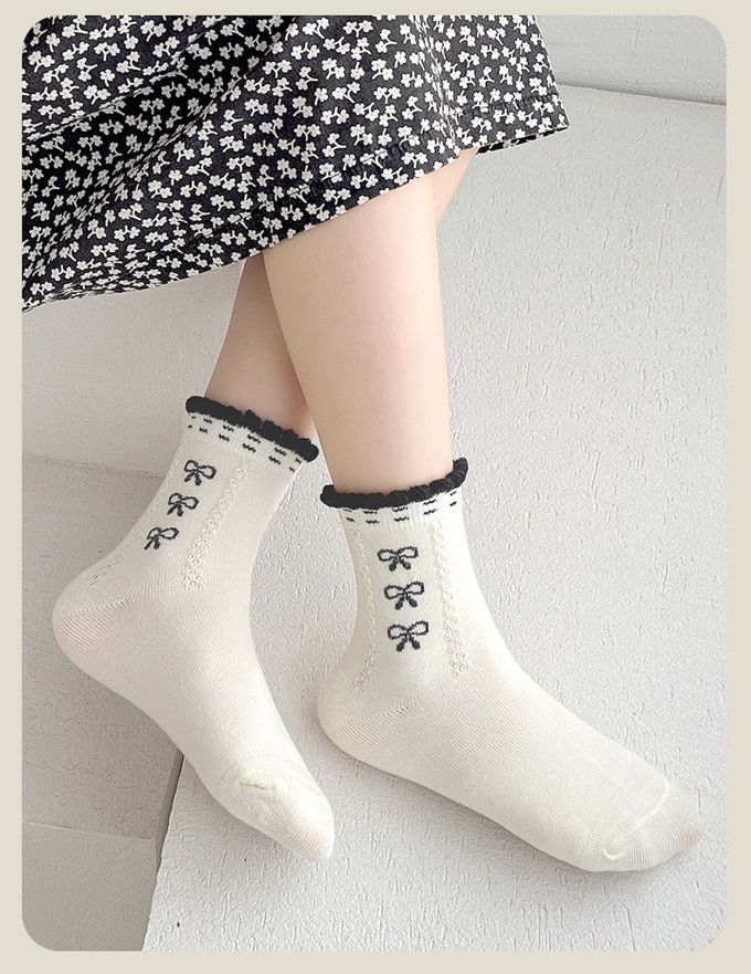 甜美黑白蝴蝶結荷葉邊透氣短筒棉襪
