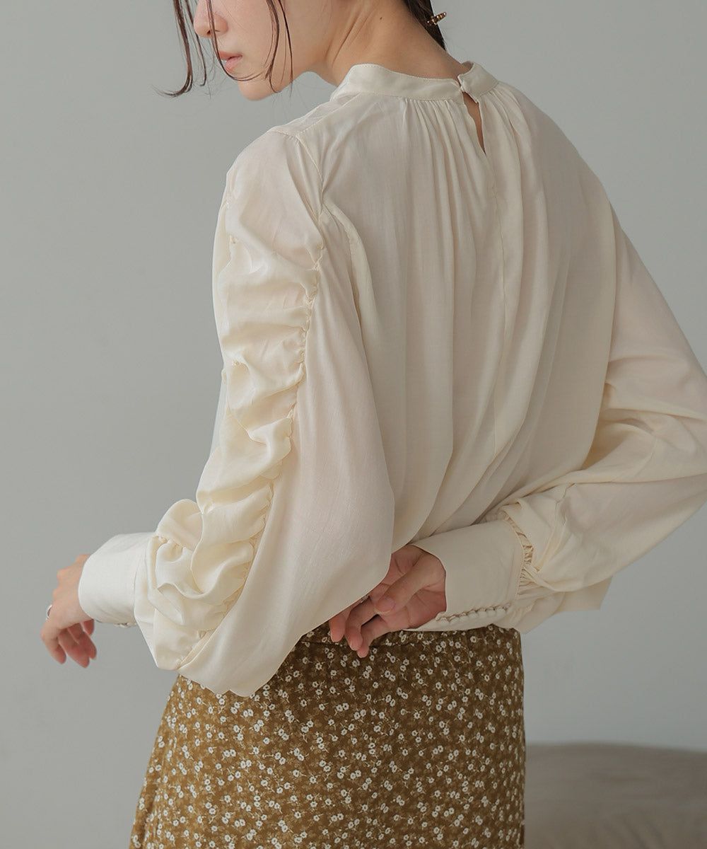 日本 Bab - 嫘縈柔滑抓皺薄長袖上衣-米杏