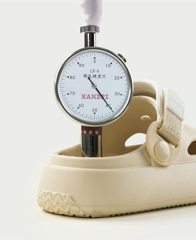 JB clothes - 潮流洞洞鞋-米白-0.22KG