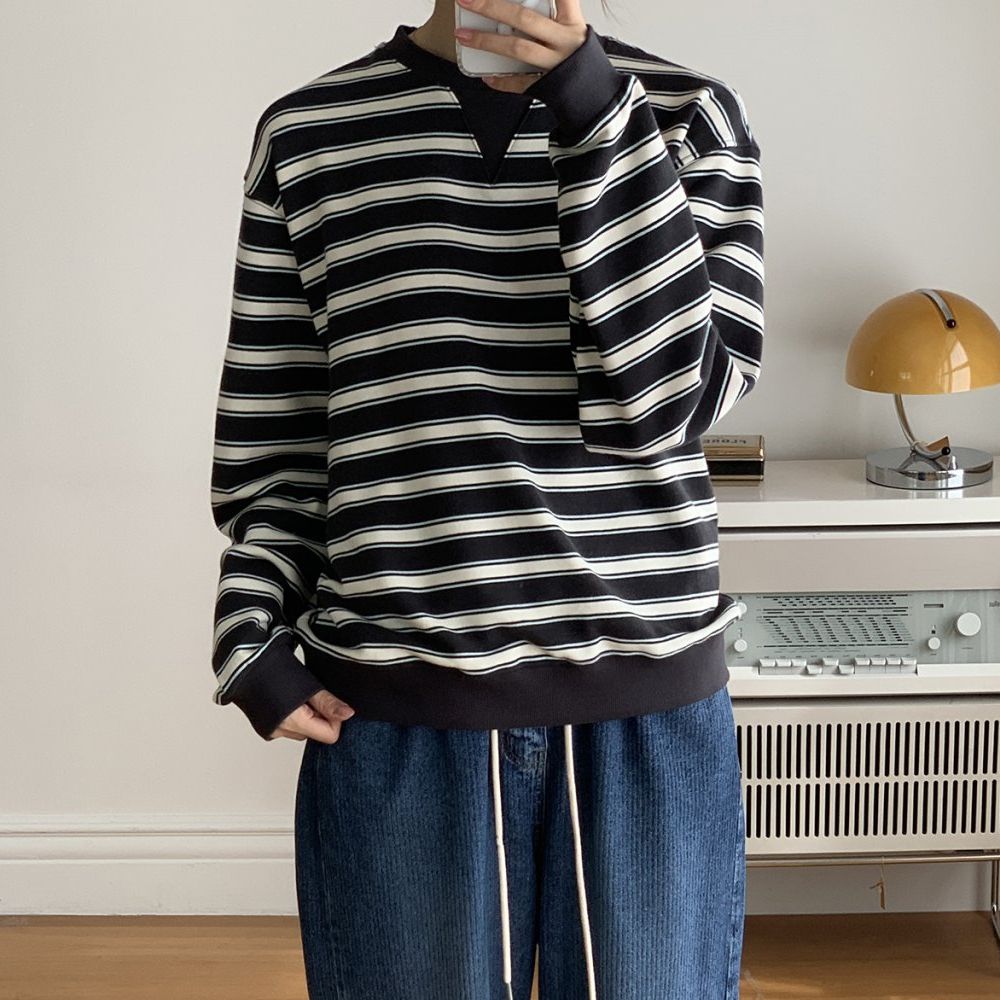 輕便休閒條紋圓領長袖大學T-墨黑 (FREE)