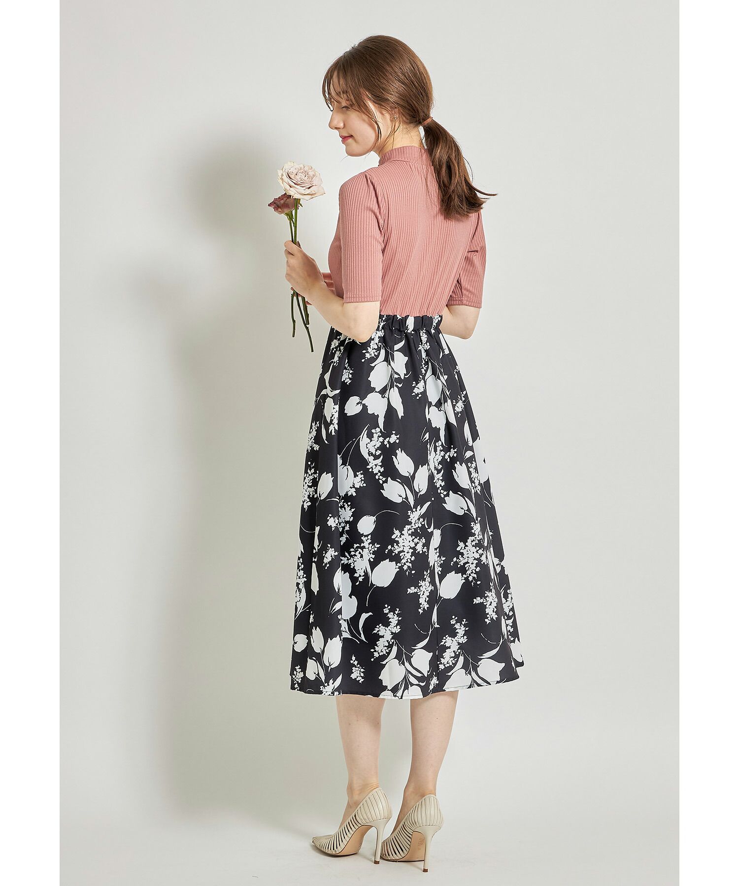 日本 tocco-closet - 修身羅紋拼接洋裝-鬱金香-黑x杏