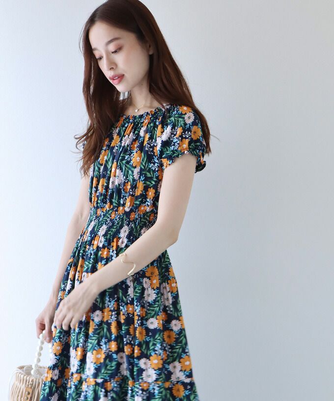 日本 BLUE EAST - 絕美平口縮腰泡泡袖洋裝-碎花-藍