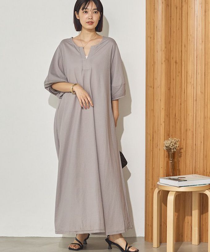日本 Sans Souci 34+ - 接觸涼感 顯瘦A字鑰匙領五分袖洋裝-淺灰