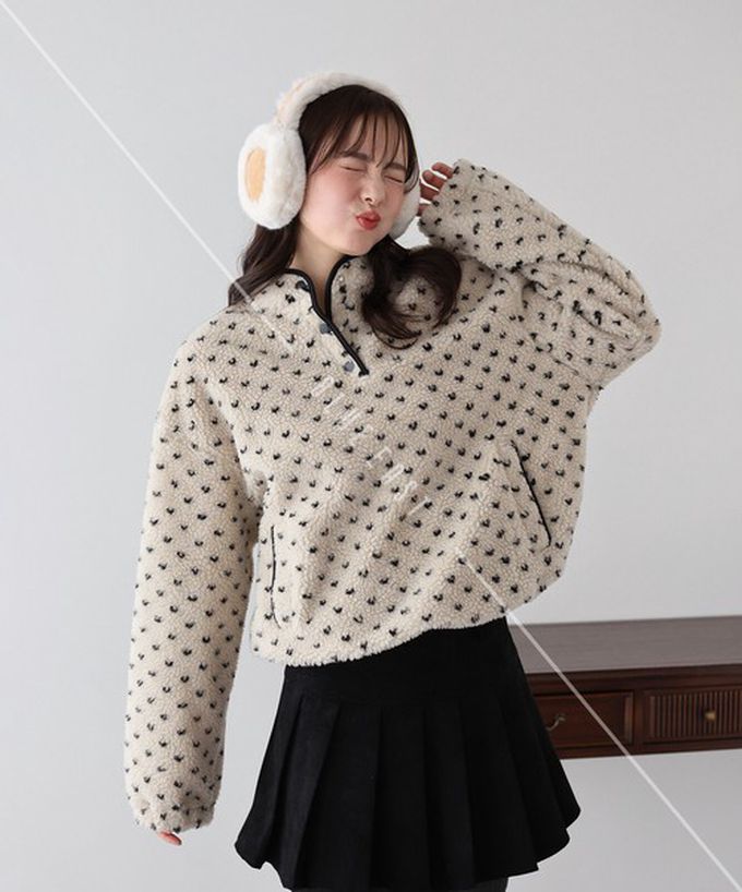 日本 BLUE EAST - 滿版愛心泰迪毛絨溫暖長袖上衣-米白 (M)