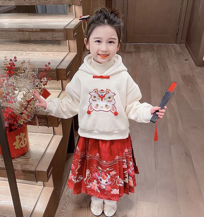 love, charlotte - 新年拜年甜美圖騰連帽衛衣馬面裙套裝 - 加厚加絨上衣