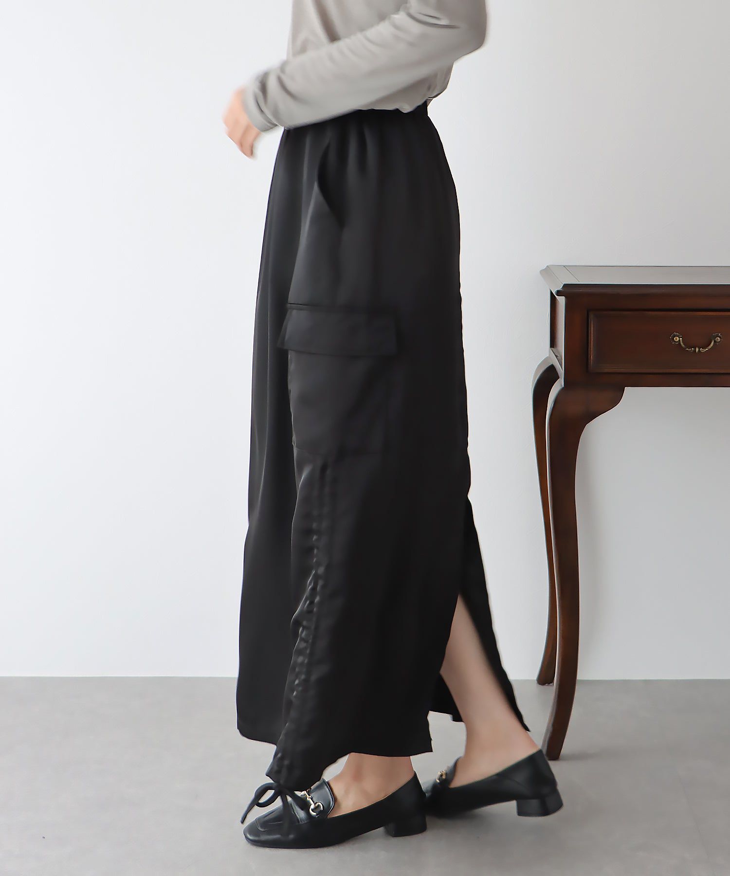 日本 BLUE EAST - 帥氣側抽繩工裝裙-深灰