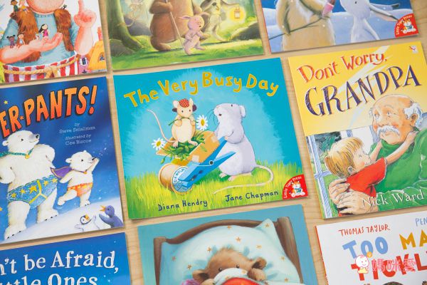 孩子超愛音效書單本160元❤ 1歲起英文遊戲操作書！玩到跟著節奏搖擺囉♫