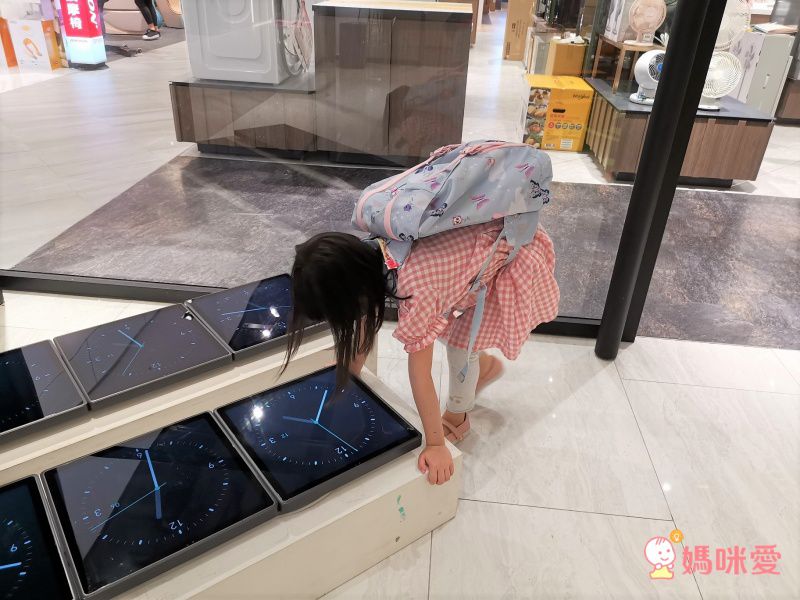 挪威Frii - 輕量護脊書包-怪獸足球灰 (22L)