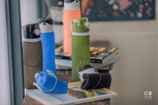 仁舟淨塑 - 【媽咪愛獨家組】無痕野餐全系列-四件組-矽密盒2.0長方藍矽龜1200ml*1+矽密袋2.0-1000ml*1+蜂蠟保鮮布超好蓋天空藍L*1+捲捲矽水瓶750ml*1