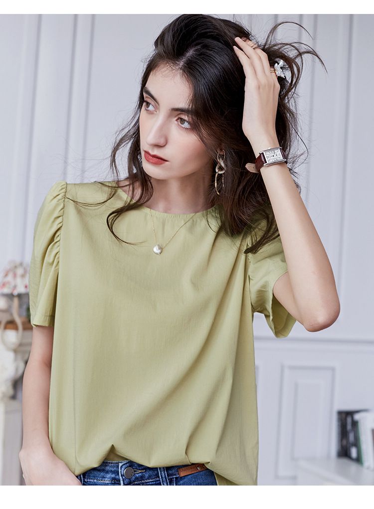 反轉設計圓領短袖上衣-背面鈕扣-黑灰色