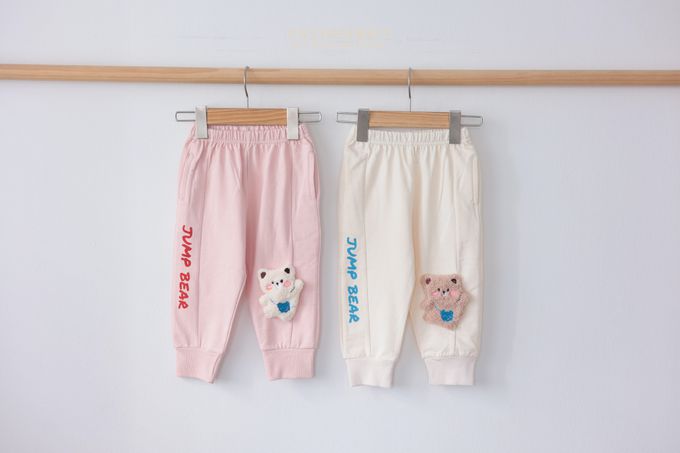 韓國 Coco rabbit - 鬆緊腰立體熊點綴縮口長褲-奶油