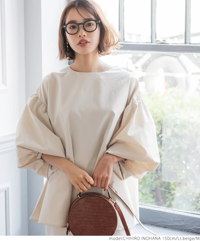 日本 COCA - 經典浪漫圓領澎澎袖上衣-米白