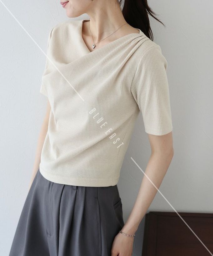 日本 BLUE EAST - 美型羅紋皺摺V領短袖上衣-水藍