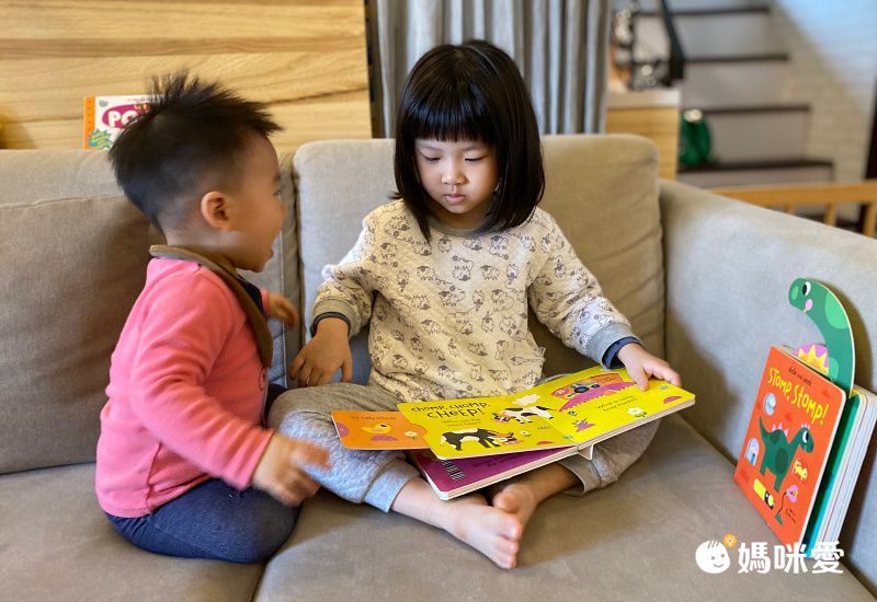 Slide & Seek：Cheep, Cheep! 小雞啾啾叫！（厚頁操作書）