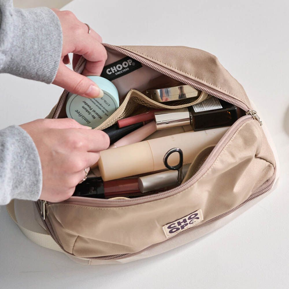 CP值最高【日本 LIZDAYS】超大容量化妝包♡簡約美型+收納上手一舉數得！