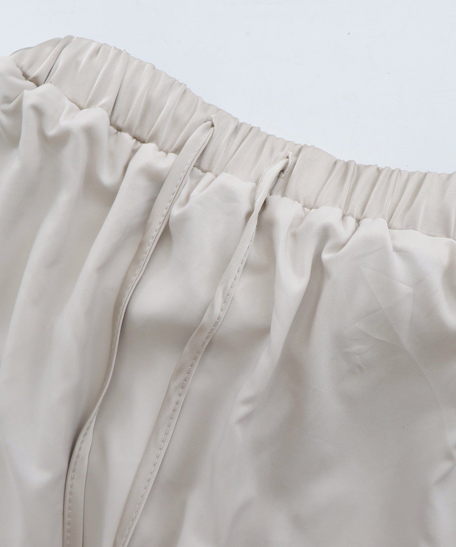 日本 BLUE EAST - 帥氣側抽繩工裝裙-深灰