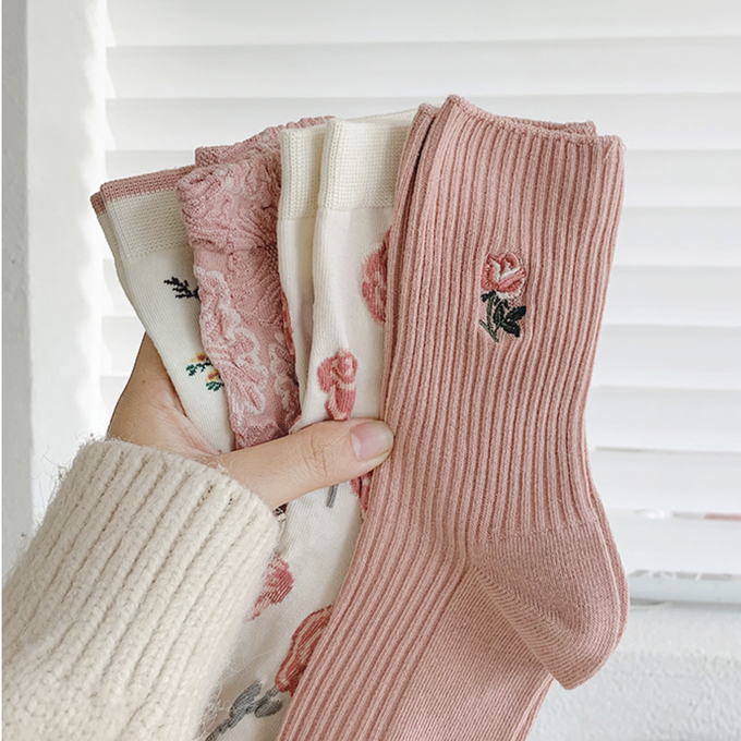 love, charlotte - 甜粉復古浮雕玫瑰花朵刺銹中筒襪 (XXL (22~24cm))-4 雙一組