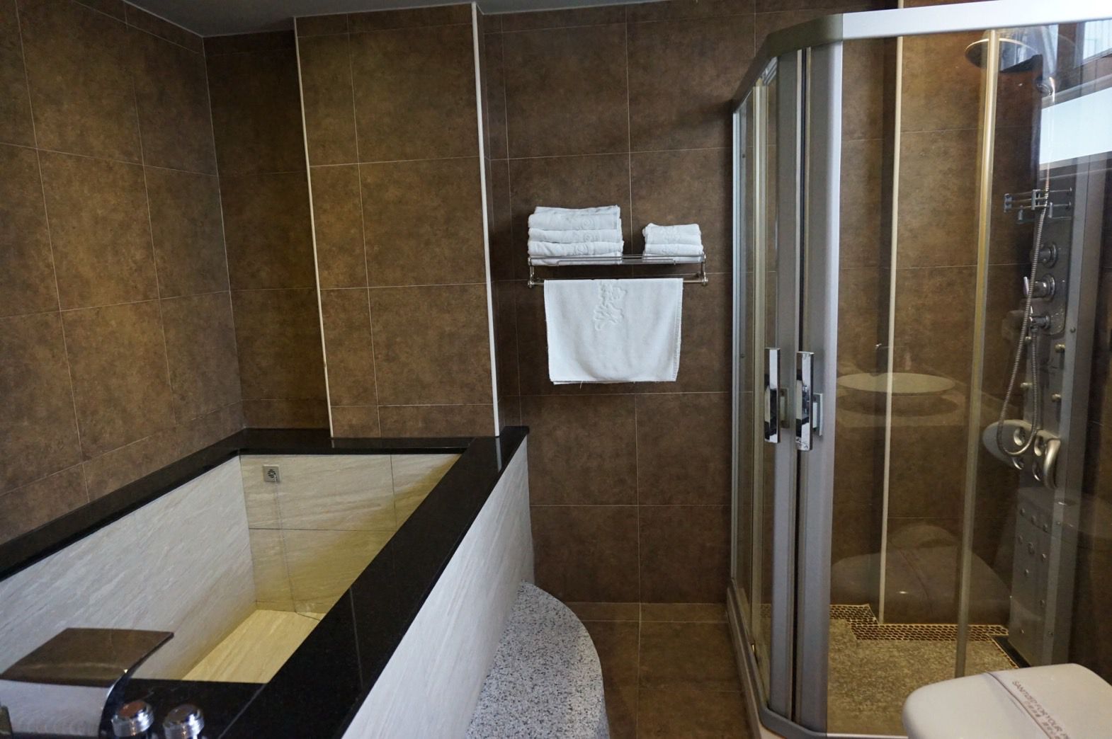 宜蘭水岸森林 - 『媽咪愛特談』平日綠光森林雙人房一泊一食住宿券-優惠效期一年