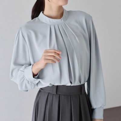 日本 BLUE EAST - 優雅摺線都會感小立領長袖上衣-水藍