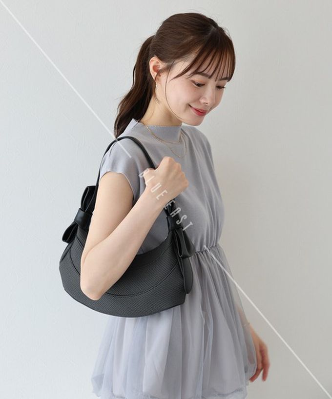 日本 BLUE EAST - 可愛雙蝴蝶結時尚紋理肩背小包-淺杏