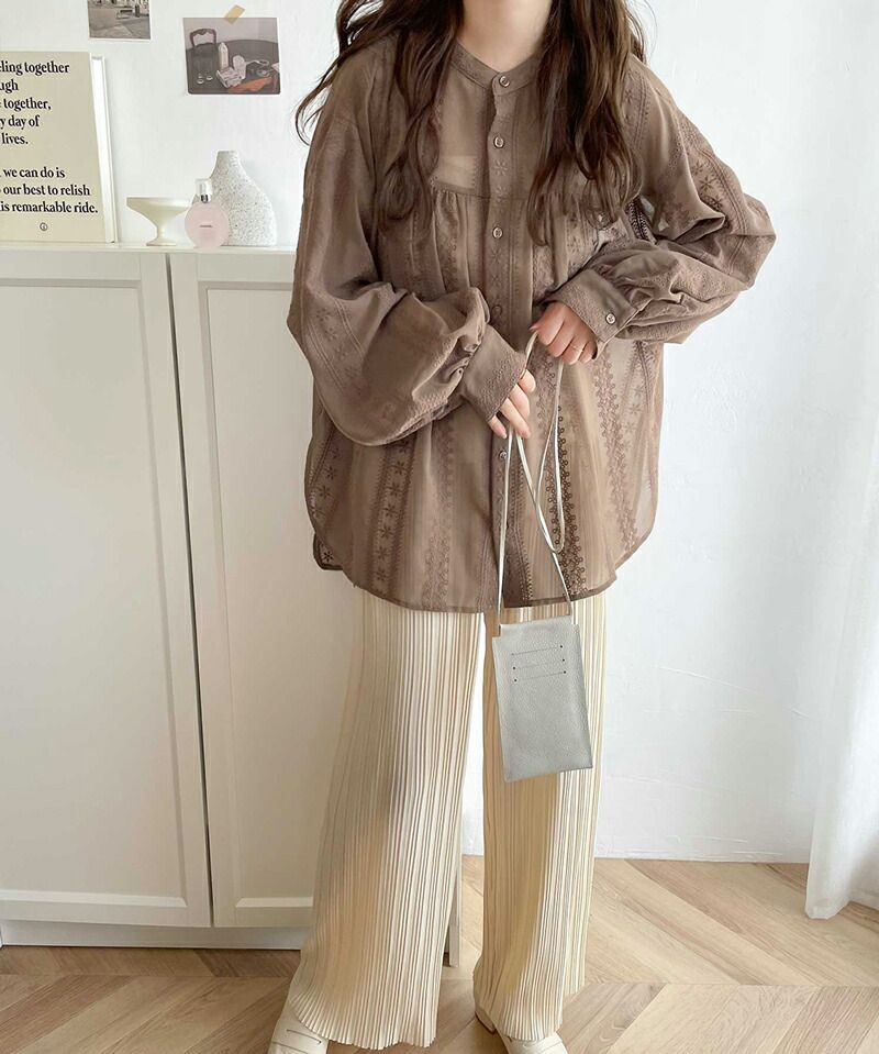 日本 Classical Elf - 2WAY微立領花朵刺繡透膚襯衫-淺灰