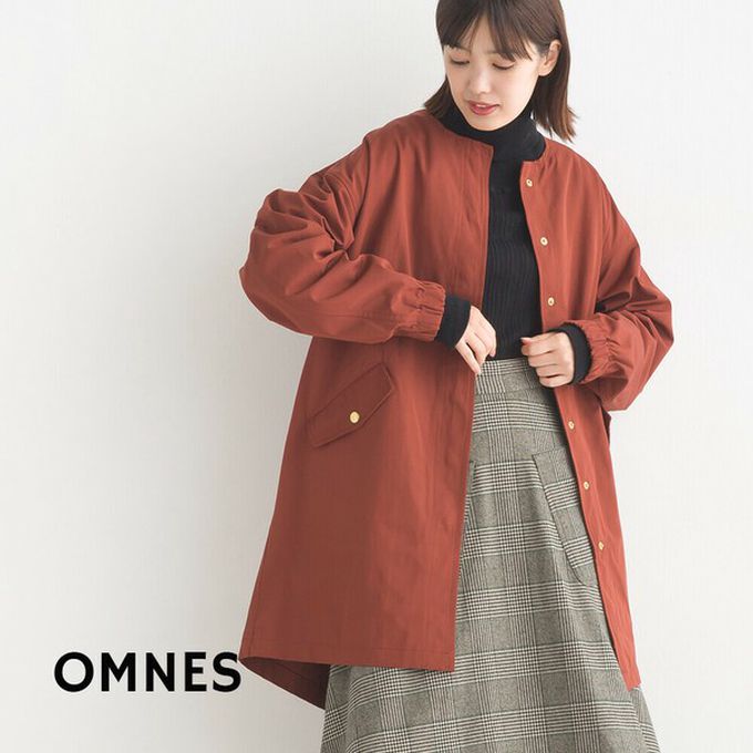 日本 OMNES - 撥水加工 休閒無領中長版風衣外套-磚橘紅