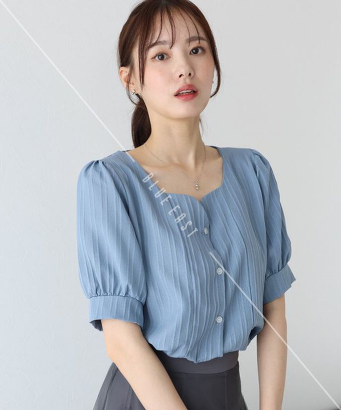 日本 BLUE EAST - 韓國製 心型領細緻泡泡短袖襯衫-白