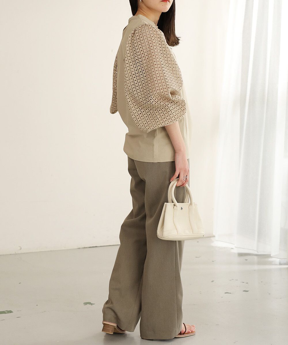 日本 Bab - 棉質立領雕花泡泡袖上衣-氣質米