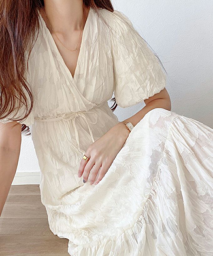 日本 Classical Elf - 透膚露背花卉皺摺深V泡泡袖洋裝-淺綠