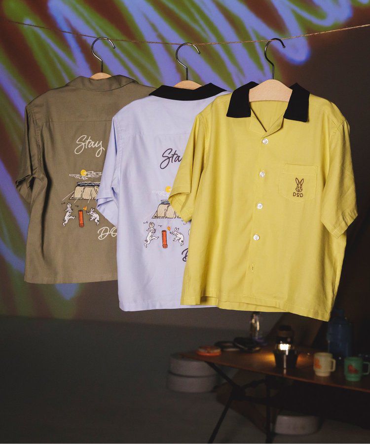 日本 BREEZE - 聯名款 露營風刺繡印花短袖襯衫-軍綠