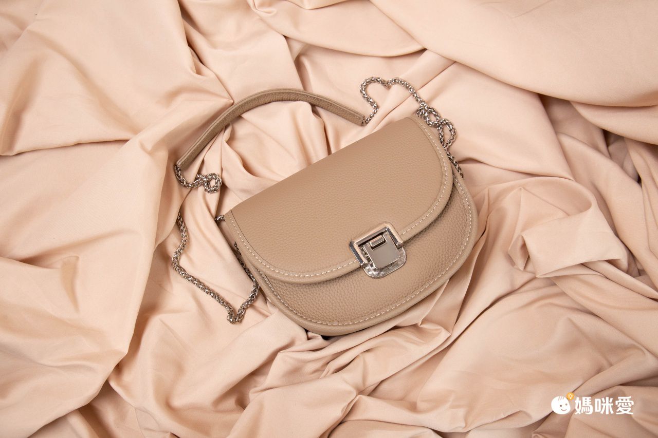 休閒肩揹真皮馬鞍包-焦糖棕 (17x15x8cm)