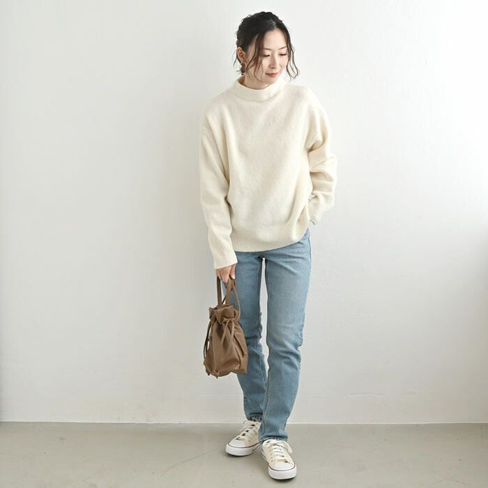 日本 ihuu - 柔軟舒膚小立領落肩毛衣-米杏