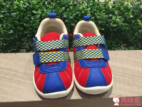 日本 Combi 機能鞋