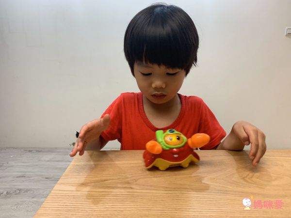 媽咪洗澡神助手♡【英國Vtech ✖ 加拿大MARCUS】歡樂聲光洗澡玩具♡泡泡章魚邊洗澡邊唱歌