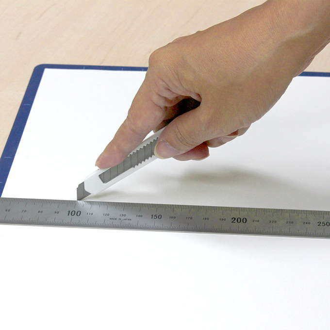 PLUS - CU-003美工刀(小)-白